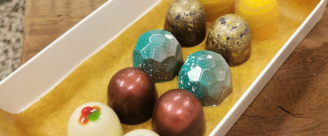 Billedet viser nogle chokolader fra Chokolicius